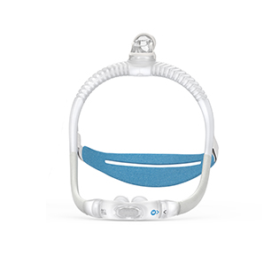 Maska do terapii CPAP, widok z przodu, z niebieskim paskiem na głowę.