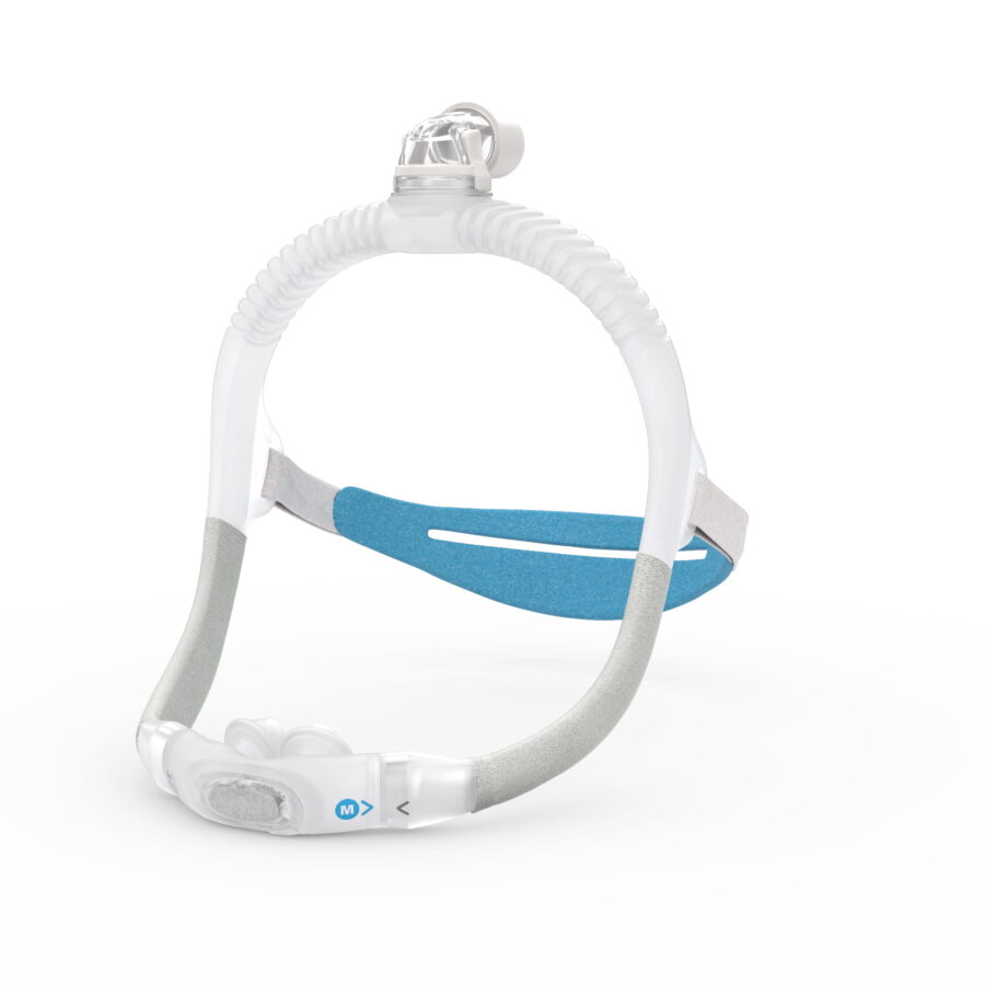 Maska do terapii bezdechu sennego CPAP z niebieskim paskiem na głowę, widok z przodu.