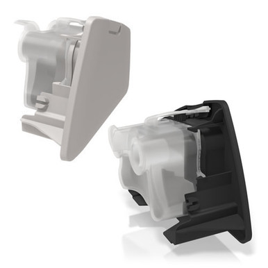 resmed-airsense-10-cpap-side-cover__80713 Dwa plastikowe złącza do paneli, jedno białe, drugie czarne, ustawione pod kątem.