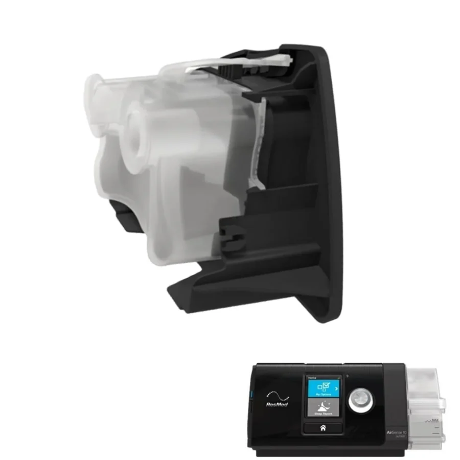 Zbiornik na wodę oraz aparat CPAP ResMed AirSense do leczenia bezdechu sennego na białym tle.